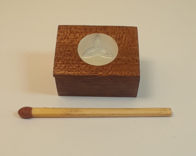 Box inlaid with mother of pearl